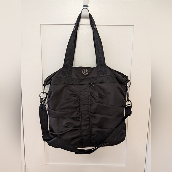lululemon athletica Handbags - Lululemon Rushed Removable Strap Zip Up Yoga Bag